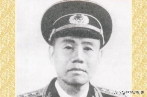 1950年，蕭勁光任海軍司令員，那麼副政委，副司令都是誰擔任