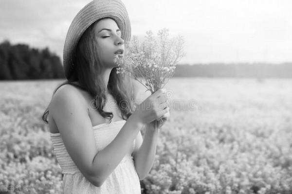 英國108歲老姑娘，獨自生活80年，她說：相對男人，我寧願孤獨