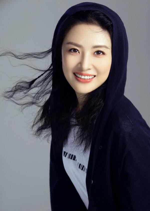 周濤：成熟大氣，溫柔端莊，有著中國女性的古典美