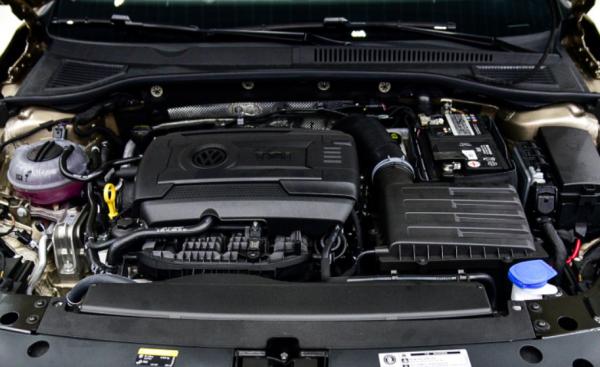 德系質感還得看帕薩特,前後獨懸+2.0T,內飾還更運動 德系質感還得看帕薩特,前後獨懸+2.0T,內飾還更運動