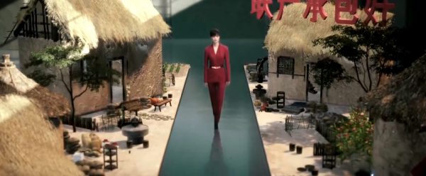 把唐國強和張國立安排在一起，導演用心了，殷秀梅把晚會推向高潮