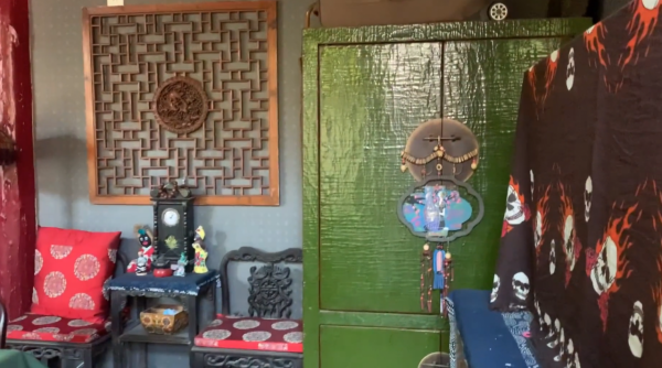 北京大爺把四合院裝成小田園 家裡收藏的青花瓷價值上億