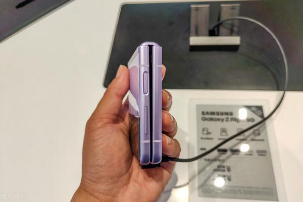 華為mate v即將釋出?這是翻蓋摺疊屏手機? 華為mate v即將釋出?這是翻蓋摺疊屏手機?