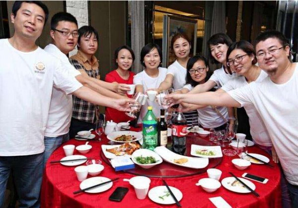 畢業多年還吹噓這幾樣東西，多半不是真成功，而是不想承認落寞