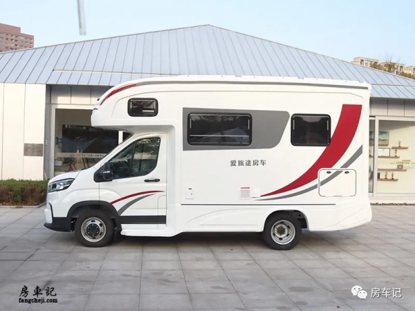 全新旅居車上市！愛旅途2022款大通V90C型房車，看點十足