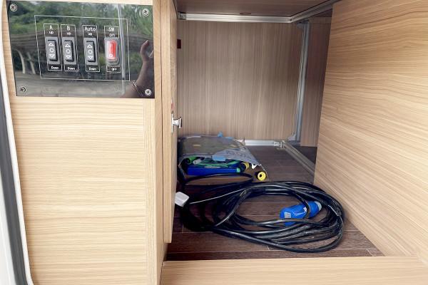 輕卡房車帶拓展，還有乾溼分離衛生間，金龍艾科斯H500單拓展房車