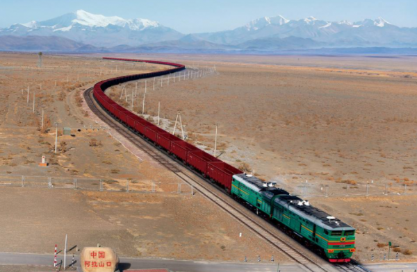 新疆首富身價1500億，25歲接手世界500強企業，公司一年淨賺80億