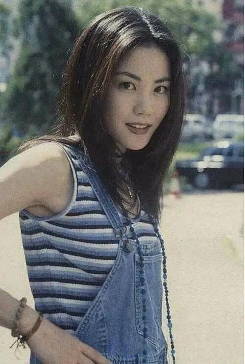 8對明星母女顏值對比，女兒美還是媽媽美？劉亦菲繼承媽媽高顏值