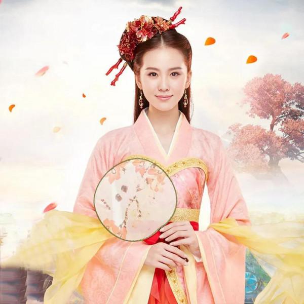 看了劉詩詩的古裝造型 終於知道她為什麼叫詩爺