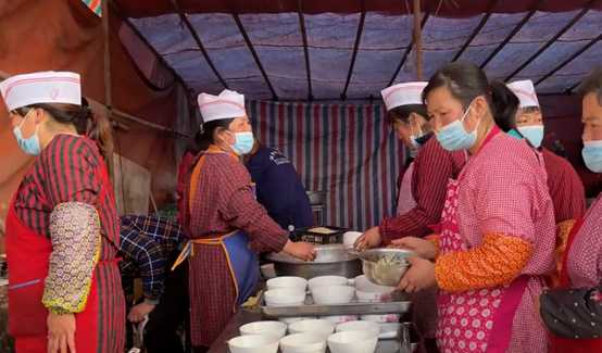 陝西特色麵條，12塊錢6碗，吃剩下的湯直接回鍋