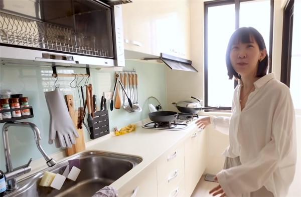 80後情侶相識4年，堅持不婚主義，把59㎡小家裝成極簡二人世界