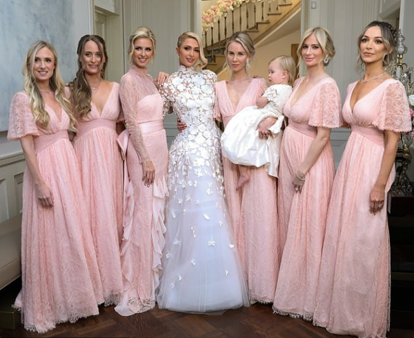 40歲希爾頓的世紀婚禮讓人開眼界!換了4套婚紗太奢華,美如公主 40歲希爾頓的世紀婚禮讓人開眼界!換了4套婚紗太奢華,美如公主