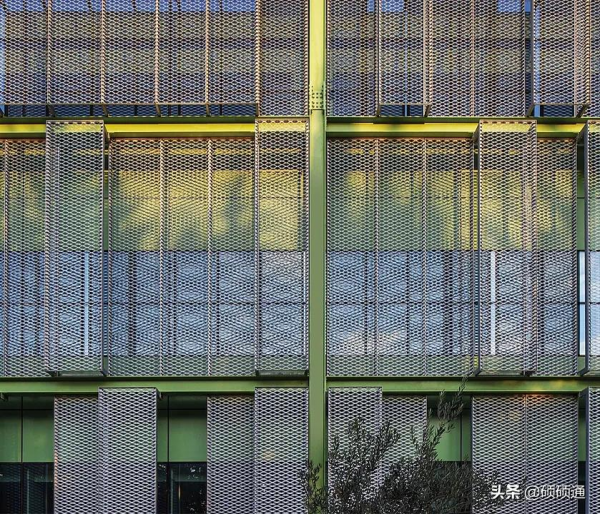 外立面 | 金屬拉伸網：型別、造價、特徵、施工工藝及​應用場景