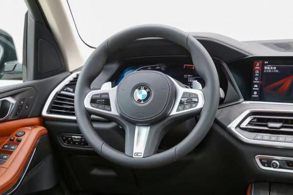 寶馬X5原地打方向方向盤抖動怎麼解決? 寶馬X5原地打方向方向盤抖動怎麼解決?