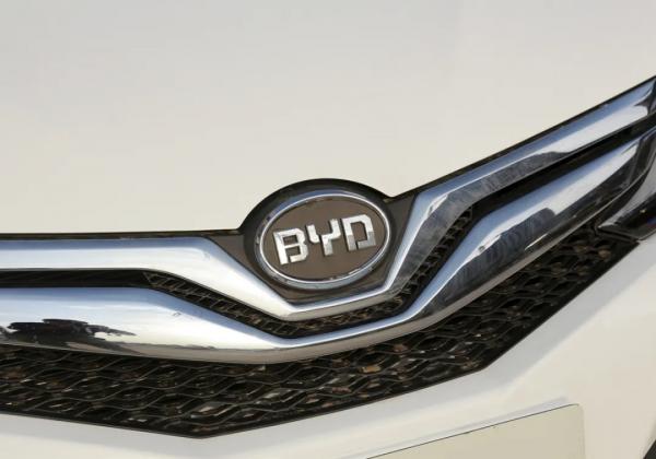 車300：為國產車爭光的5個品牌！紅旗在日本開店，吉利在韓國建廠