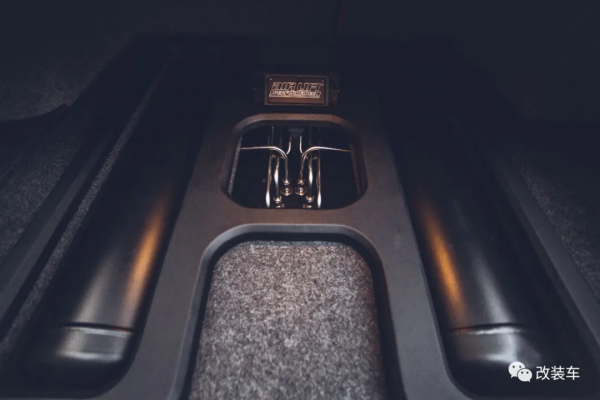 遼寧車友的寶馬E92逆向改裝，先選寬體後挑車你學到了嗎？