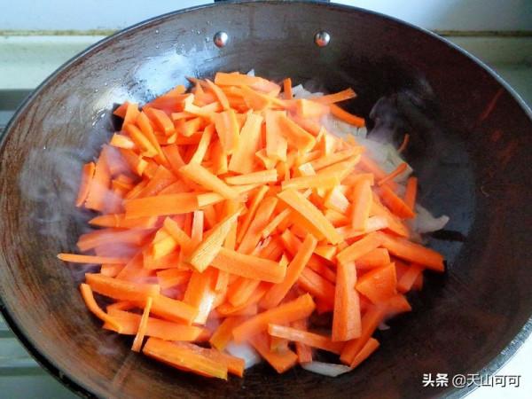 我家冬天週末一日三餐，抓飯配燉菜，好吃又暖和