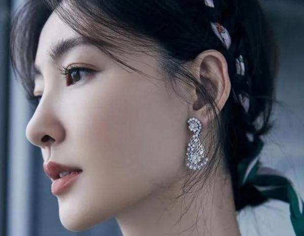 王麗坤這身穿出了高階感，原來秘密在3個細節裡&period;&period;&period;