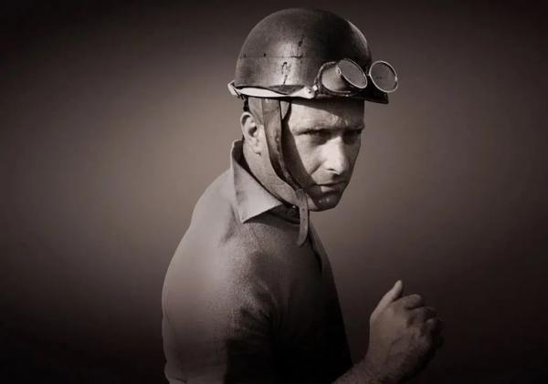 科普 | 誰是有史以來排名前五的F1車手？