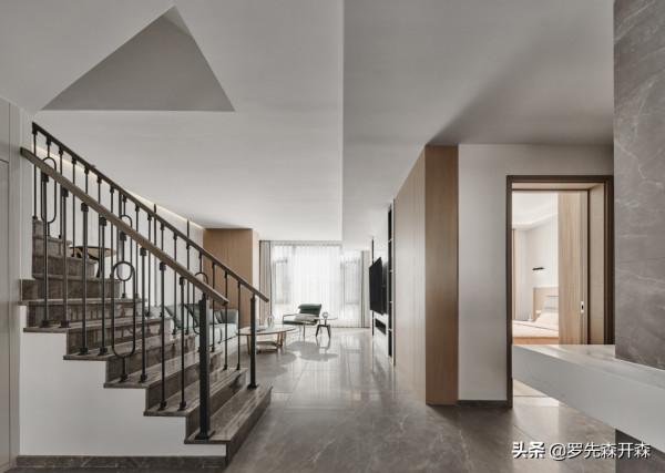 江蘇&CenterDot;280㎡現代簡約疊墅裝修設計實景；低純度營造舒心的居家氛圍