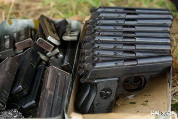 普通人用AK47能否秒殺一頭老虎？1947年7月6日蘇聯開始生產AK47