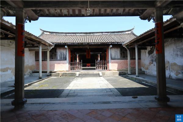 粵東有一座石寨古村落,牆寬4米的“城中城”,固若金湯名不虛傳 粵東有一座石寨古村落,牆寬4米的“城中城”,固若金湯名不虛傳