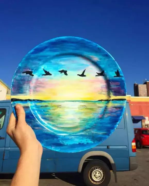 從服務員到藝術家，她只做了一件事