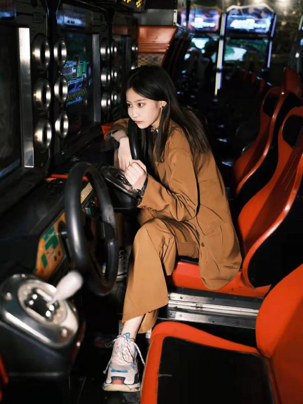 袁一琦當眾在舞臺上發脾氣摔傘，事出有因可觀眾憑什麼要受這份氣