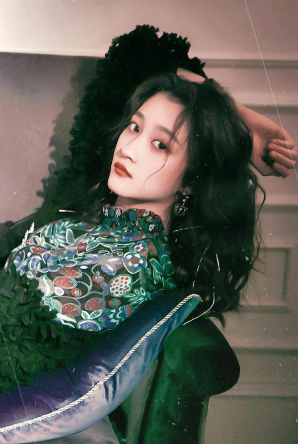 關曉彤旗袍寫真照來了 關曉彤旗袍寫真照來了