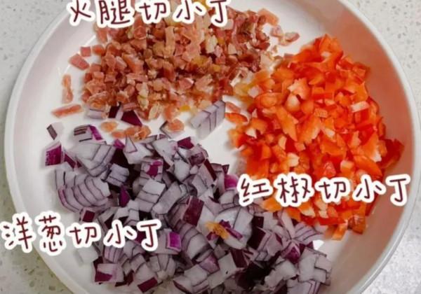 家有高中生，媽媽按時早起變著花樣做早餐，看看一個小時準備了啥