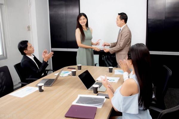 你會夸人嗎？學會這7招，讓你誇到他心裡去（二）