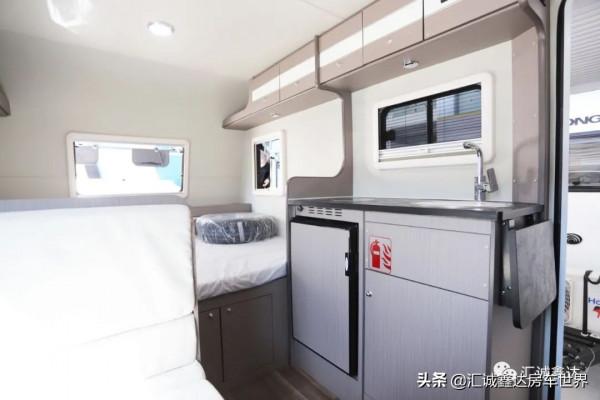 國產新款4座頂級中型房車！自由度超高！內飾豪華配兩套用電系統