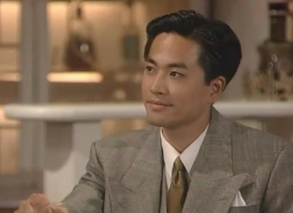 憑藉《勝者為王》一炮而紅，如今60歲的陳庭威，沒人認得出？