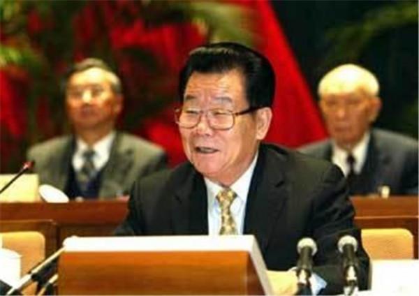 李瑞環的退休生活：默默資助貧困大學生，醉心京劇改編