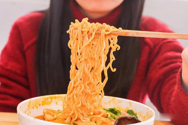 懷孕後“視泡麵如命”?解孕婦的“饞蟲”時,應注意這些飲食原則 懷孕後“視泡麵如命”?解孕婦的“饞蟲”時,應注意這些飲食原則