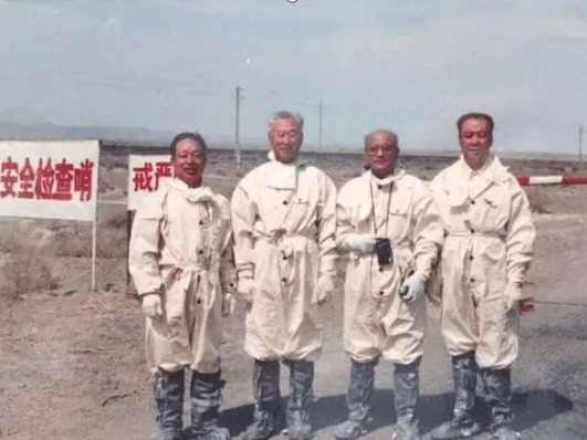 1964年重要會議上張愛萍離開，周總理要求檢查其口袋：保密無小事