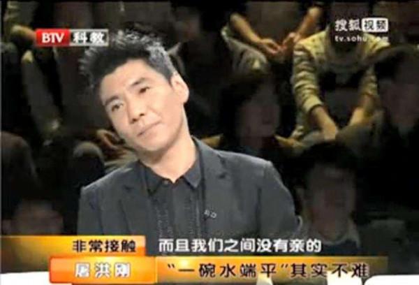 屠洪剛的兒子屠芮葆：9歲時母親離世，他在繼母方舒眼裡一夜長大