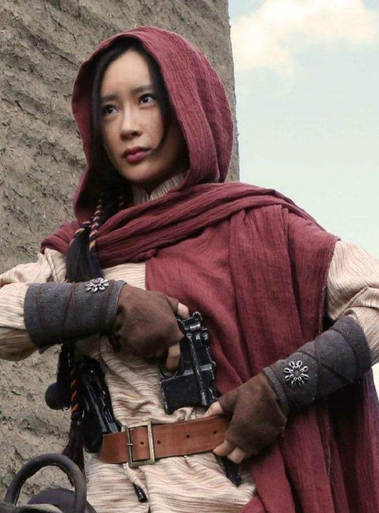 抗日女英雄李娟：被俘後酷刑受盡，被鬼子釘穿手掌放狼狗撕咬犧牲