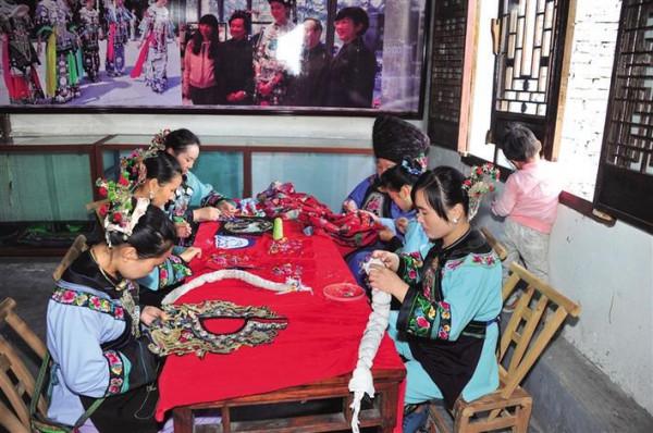 文旅週刊 | 一針一線皆傳奇——聚焦國家級非遺專案《湘西苗繡》之二