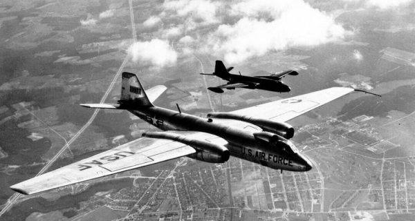 1959年,美蔣偵察機騷擾,上級命令:等一等?嶽振華當機立斷:打 1959年,美蔣偵察機騷擾,上級命令:等一等?嶽振華當機立斷:打