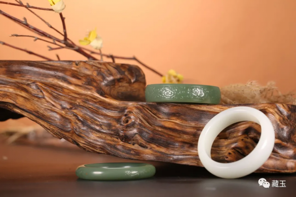 那些極為特殊的和田玉手鐲,誰不想擁有一個 那些極為特殊的和田玉手鐲,誰不想擁有一個