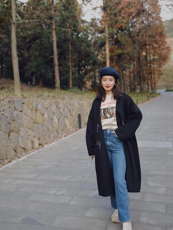 楊採鈺太會穿了，打扮知性大方不浮誇，法式情調很適合普通人借鑑