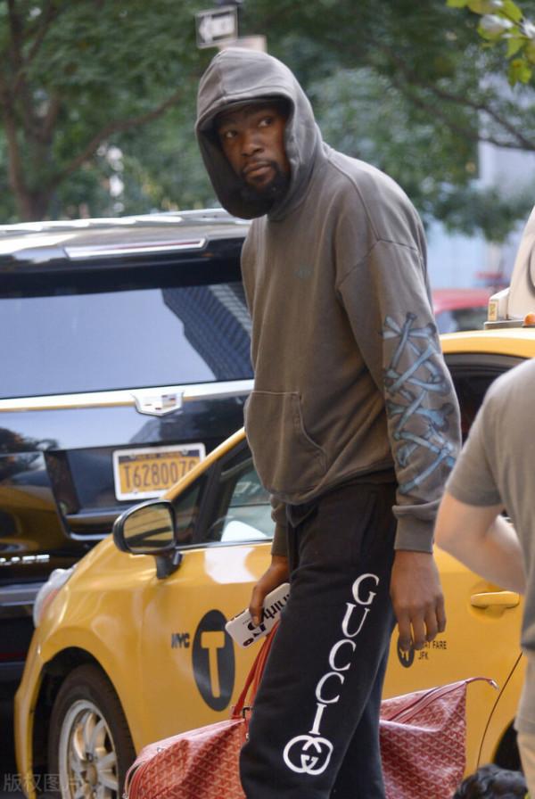 杜蘭特差哪？都怪老詹？斯嘉麗3婚看不上他，阿黛爾愛上裡奇保羅