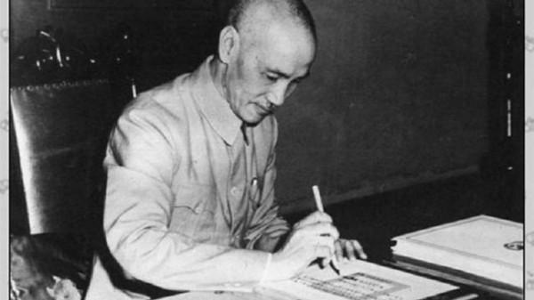 雙槍老太婆被判槍決，周總理親自出面求情，主席：善待她的家人