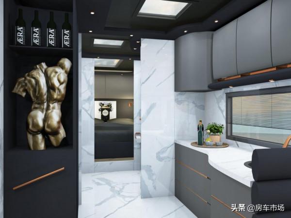 賓士中卡房車，7&period;2T柴油V6發動機，二層車頂能聚會