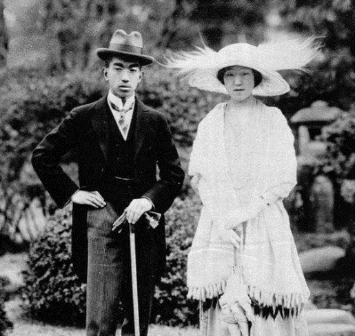 眯眯眼的良子皇后:嫉妒兒媳貌美人氣高,又一舉得男,42年沒好臉 眯眯眼的良子皇后:嫉妒兒媳貌美人氣高,又一舉得男,42年沒好臉