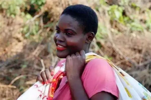 14年23歲非洲女孩嫁河南41歲農民，婚後種20畝花椒致富，幸福至今