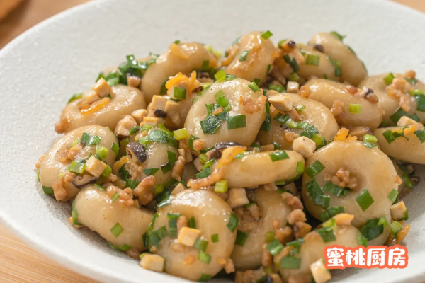 這做法還是頭回見!一捏就好,軟糯頂飽,5塊錢做一大盤 這做法還是頭回見!一捏就好,軟糯頂飽,5塊錢做一大盤