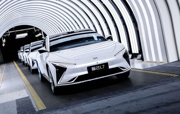 對標蔚來ET7？上汽、阿里親兒子首款車型下線