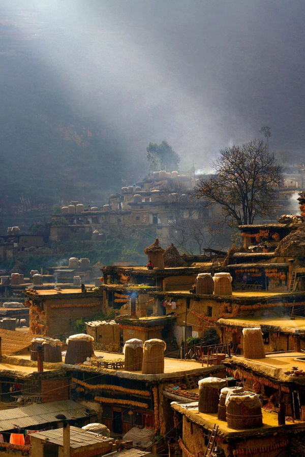 紅河秘境古村 數百間土掌房猶如城堡